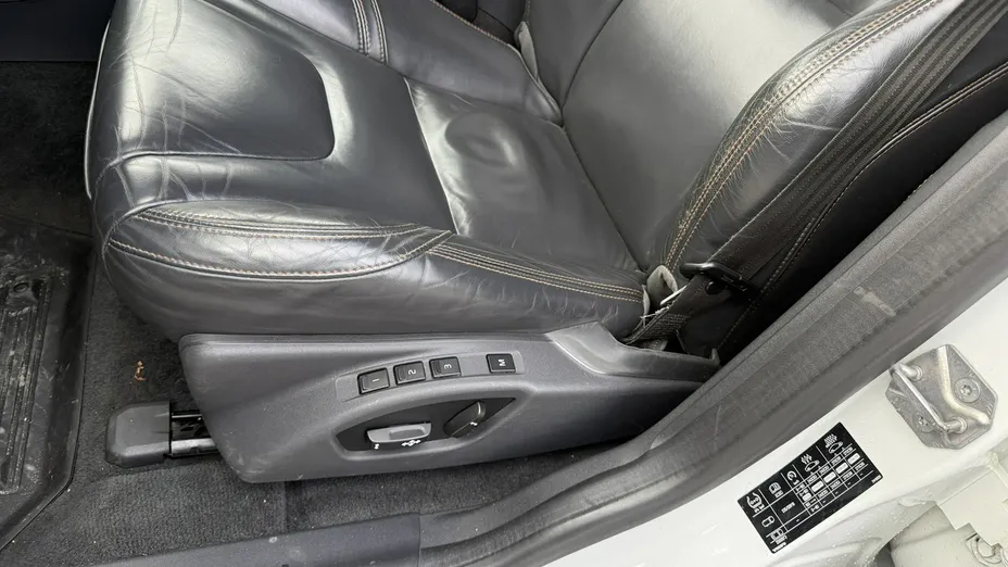 VOLVO XC60 -