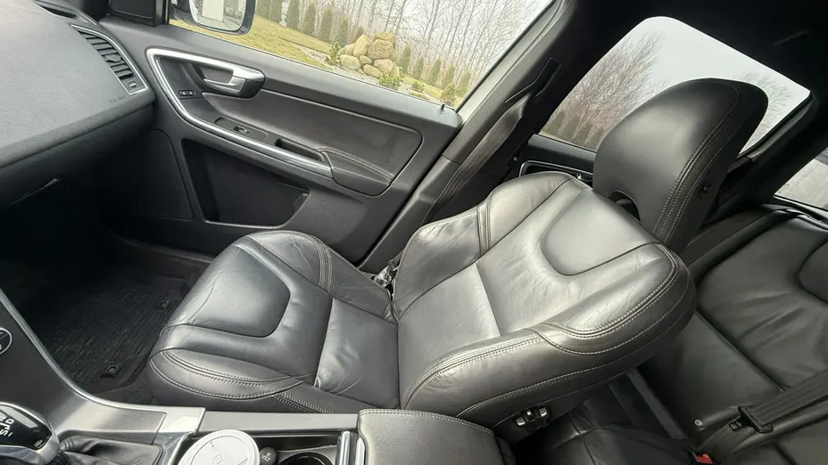VOLVO XC60 -