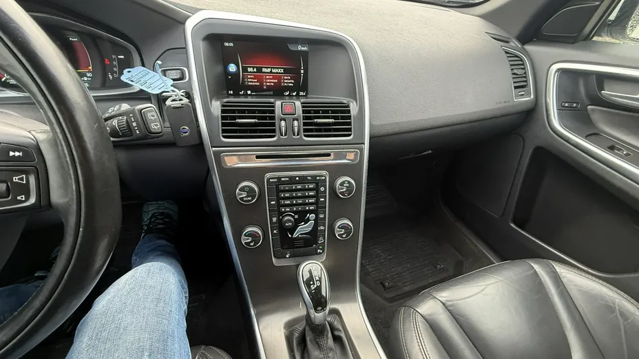VOLVO XC60 -