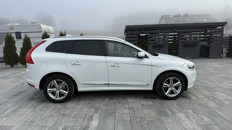 VOLVO XC60 -