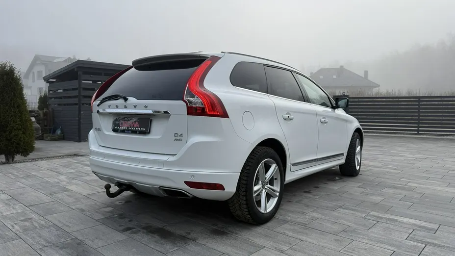 VOLVO XC60 -