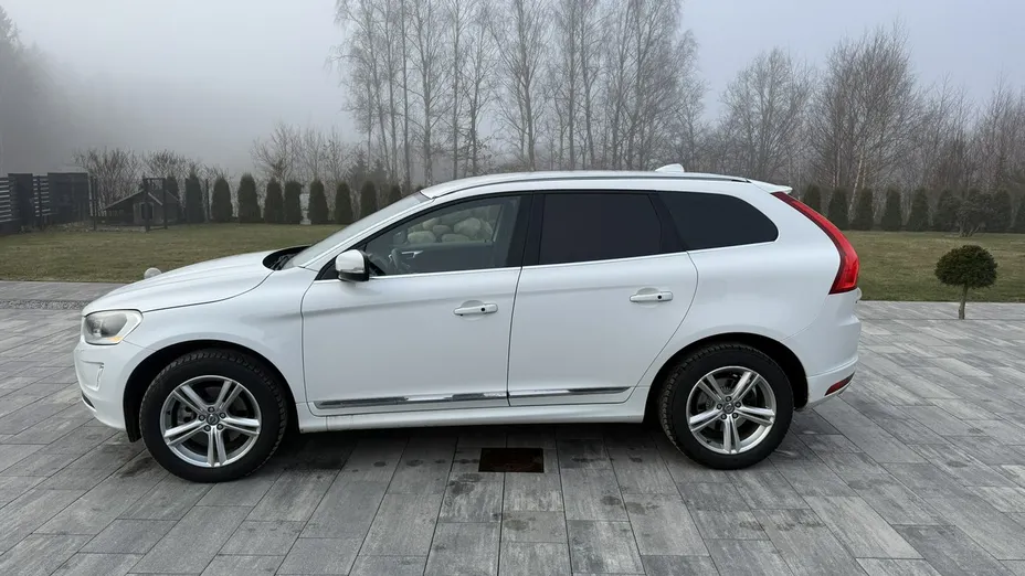 VOLVO XC60 -