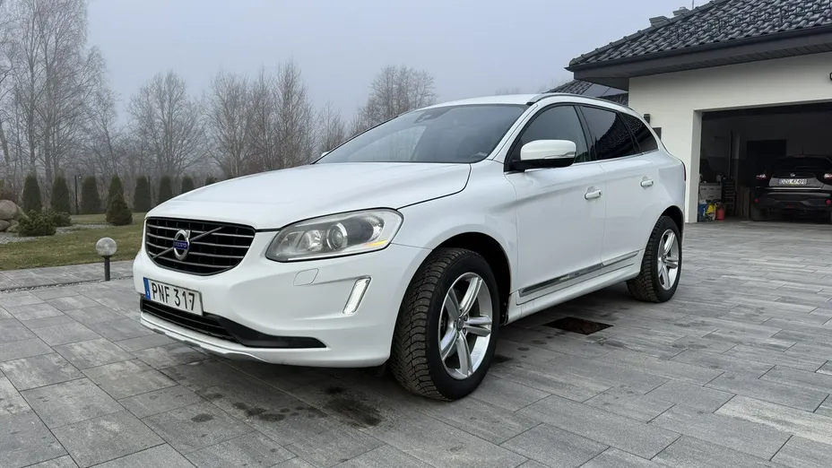 VOLVO XC60 -