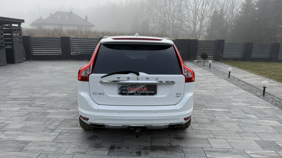 VOLVO XC60 -