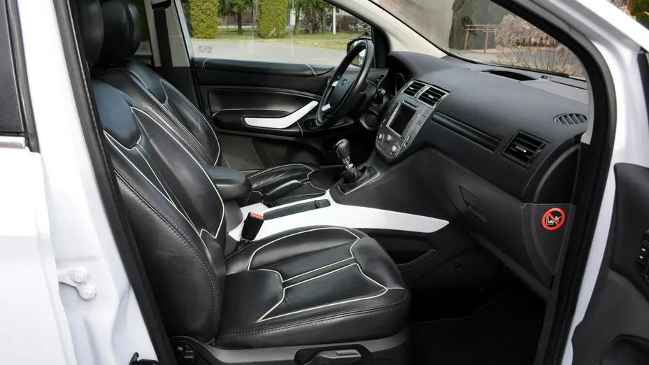 FORD Kuga -