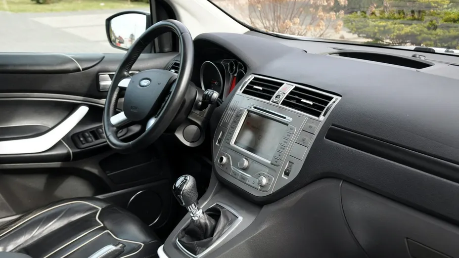FORD Kuga -