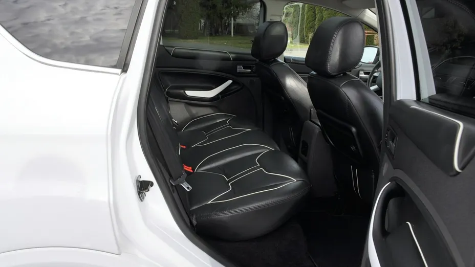 FORD Kuga -