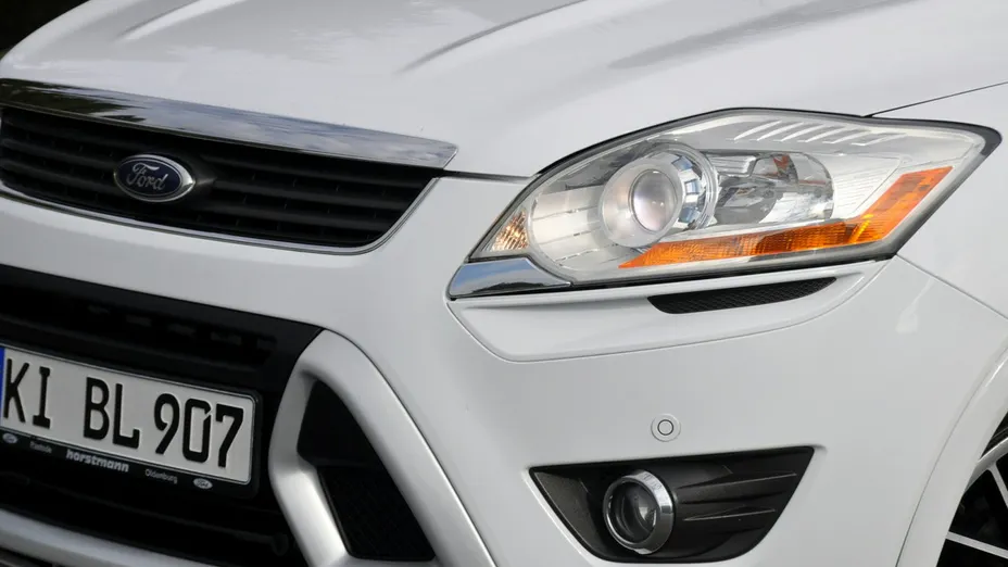 FORD Kuga -
