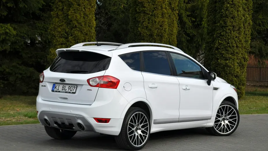 FORD Kuga -