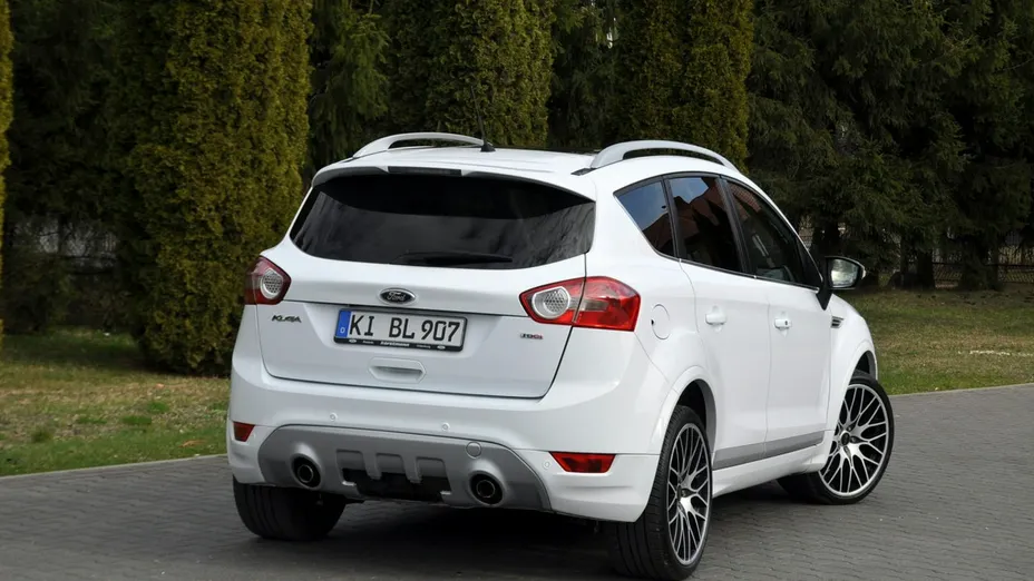 FORD Kuga -
