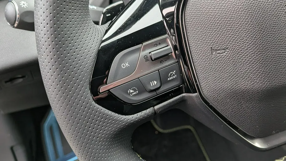 PEUGEOT 308 -