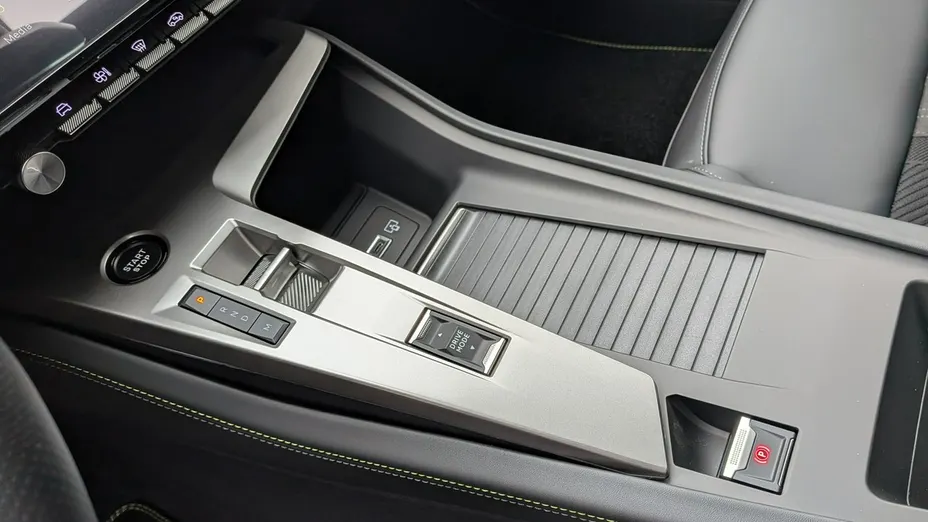 PEUGEOT 308 -