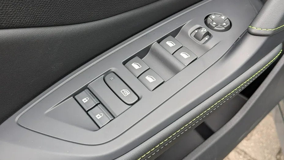 PEUGEOT 308 -