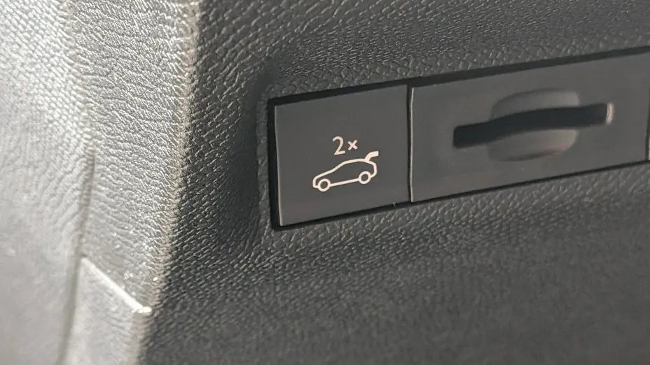 PEUGEOT 308 -