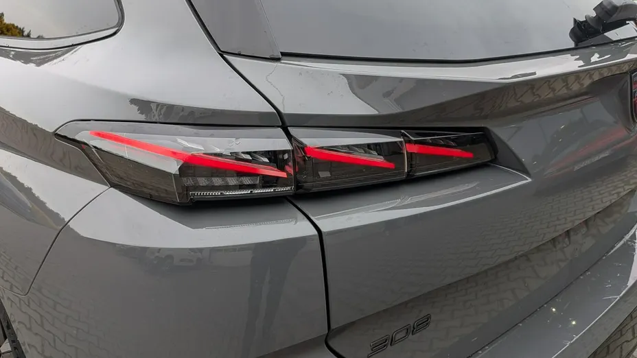 PEUGEOT 308 -