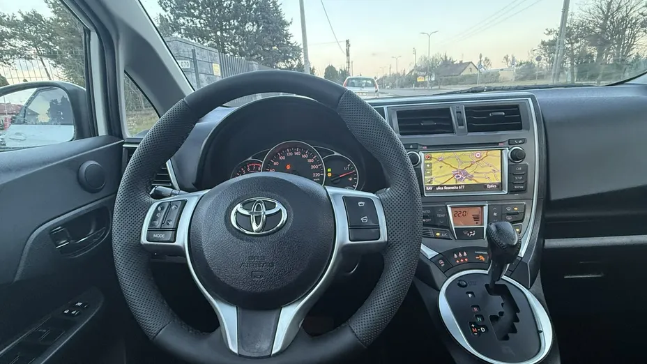 TOYOTA Verso-S -