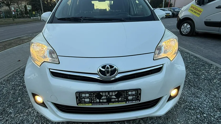 TOYOTA Verso-S -