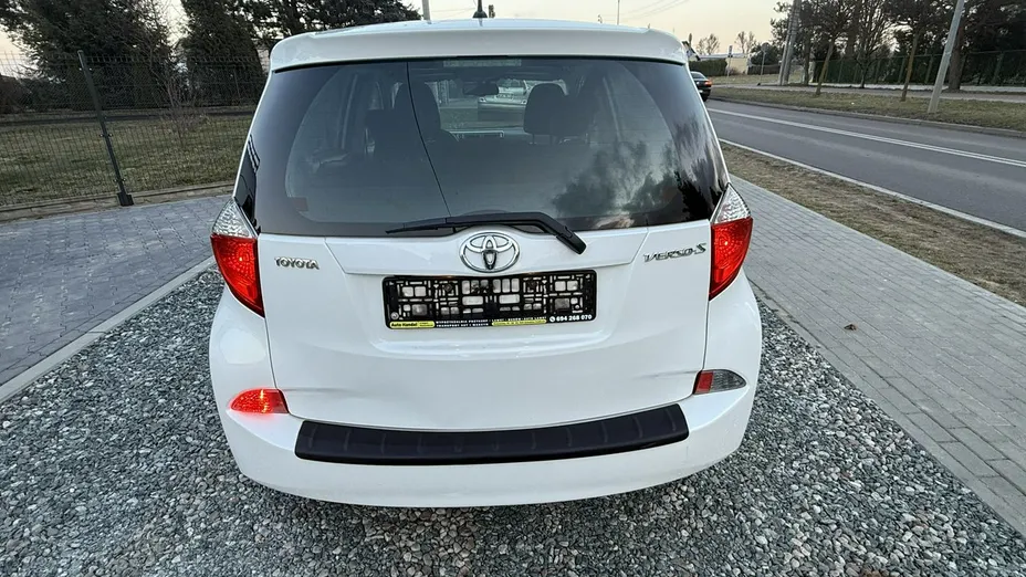 TOYOTA Verso-S -