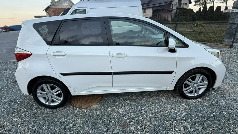 TOYOTA Verso-S -