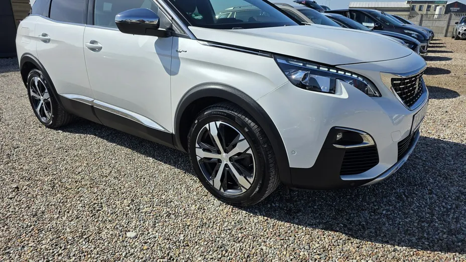 PEUGEOT 3008 -