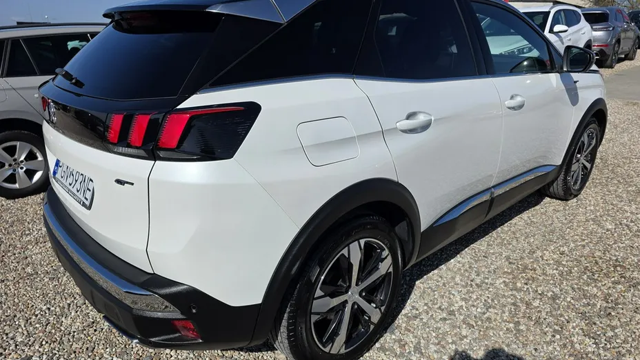 PEUGEOT 3008 -