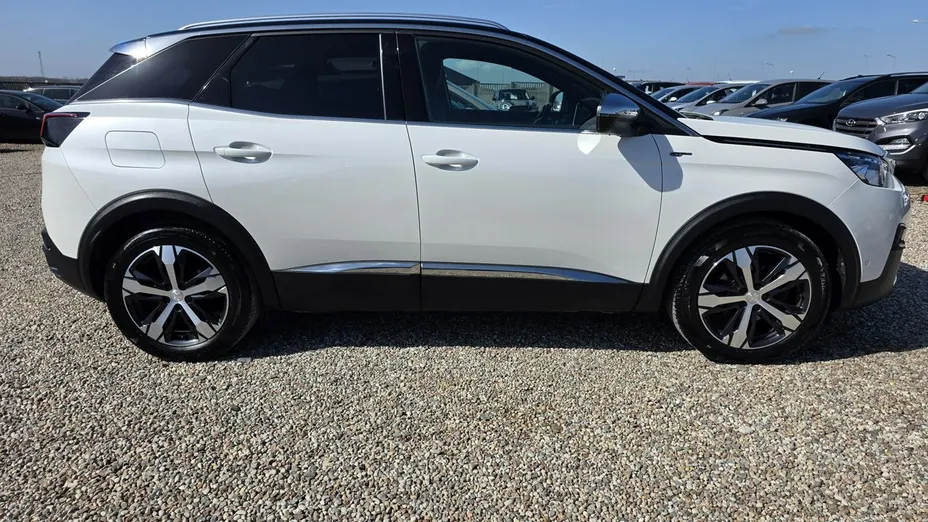 PEUGEOT 3008 -