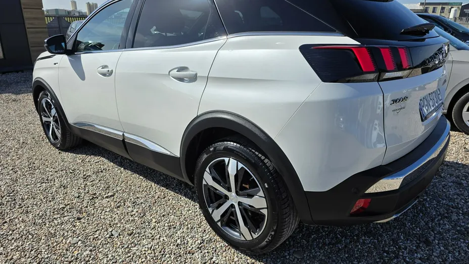 PEUGEOT 3008 -