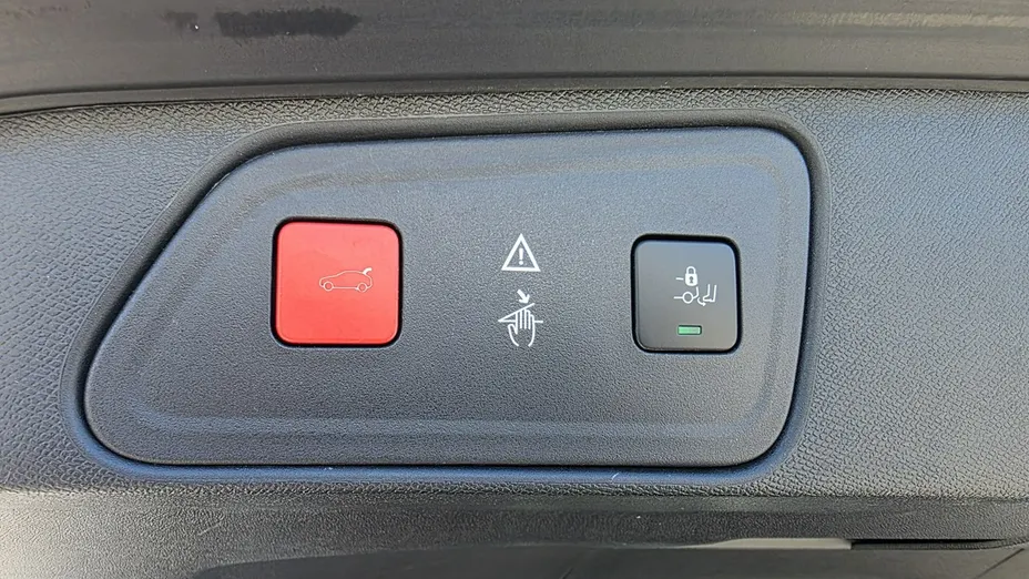 PEUGEOT 3008 -