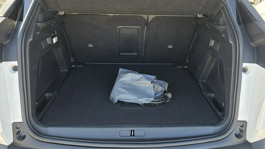 PEUGEOT 3008 -