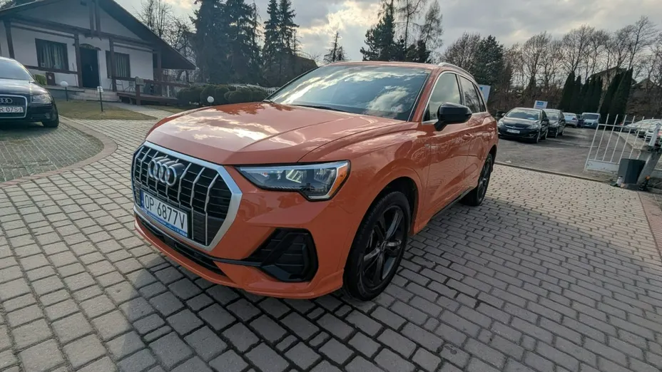 AUDI Q3 -