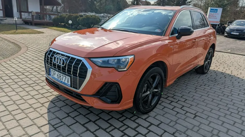 AUDI Q3 -