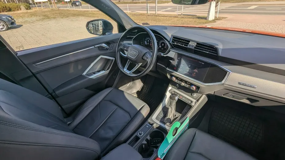 AUDI Q3 -