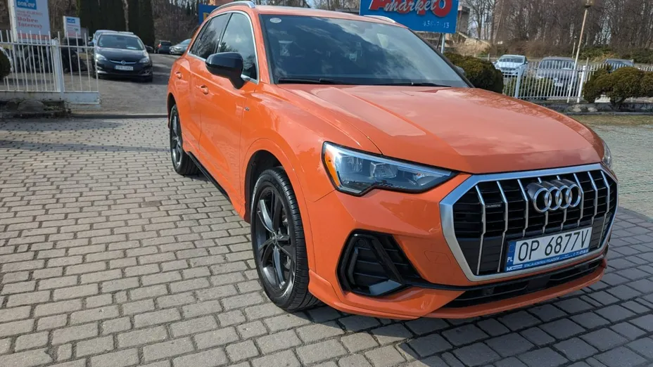 AUDI Q3 -