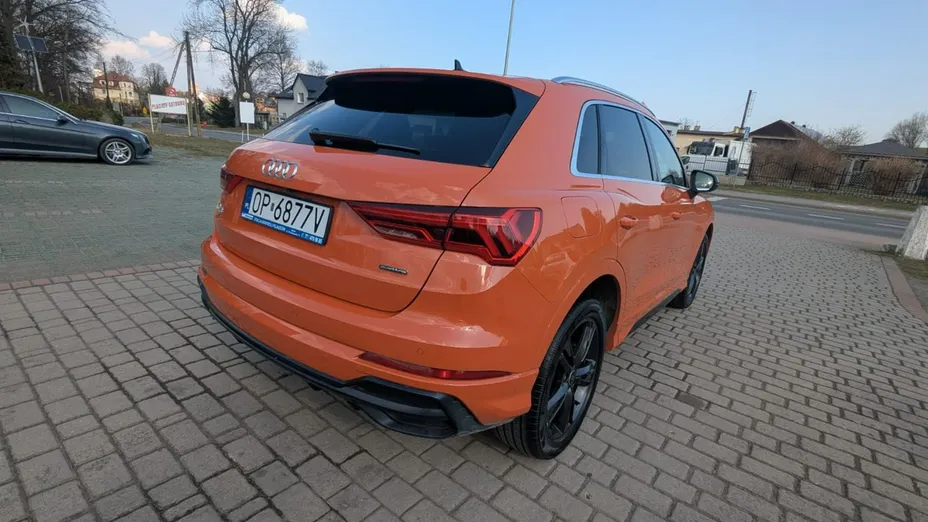 AUDI Q3 -