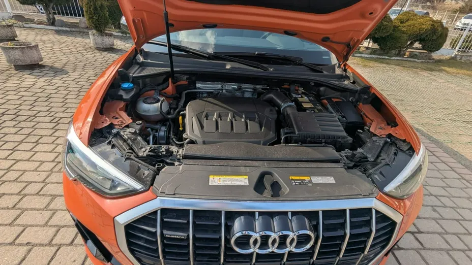 AUDI Q3 -
