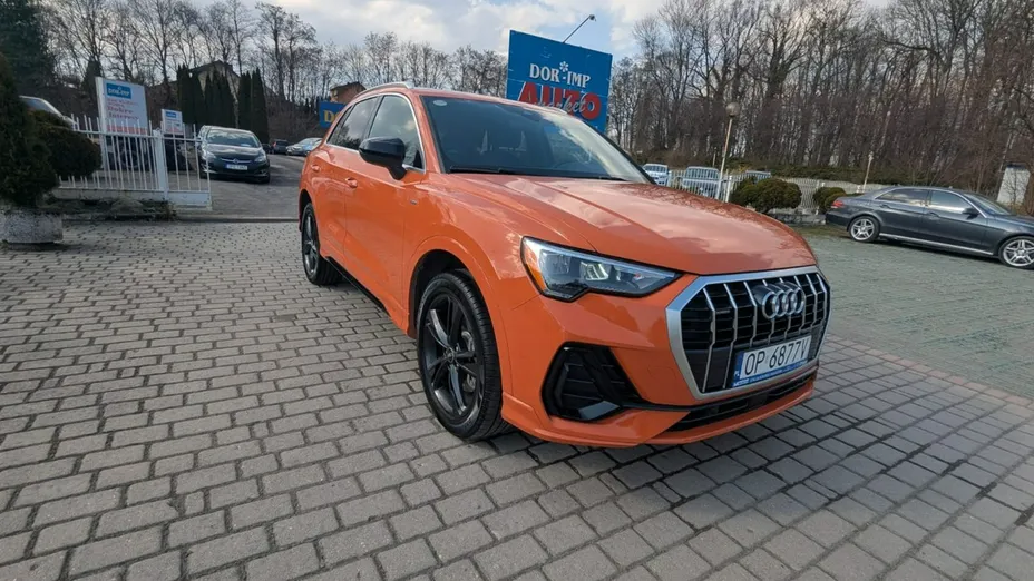 AUDI Q3 -