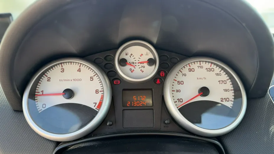 PEUGEOT 207 -