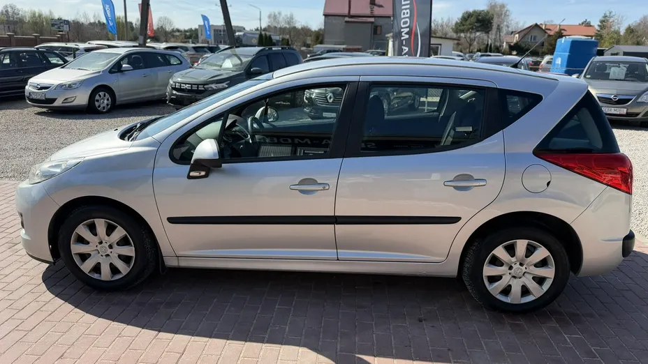 PEUGEOT 207 -