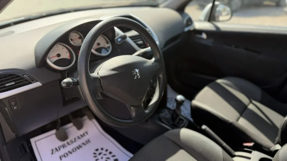 PEUGEOT 207 -