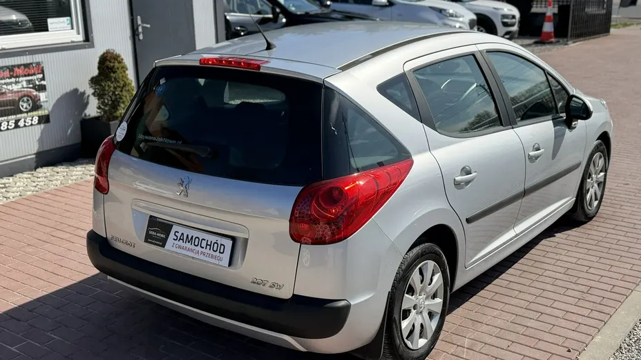 PEUGEOT 207 -