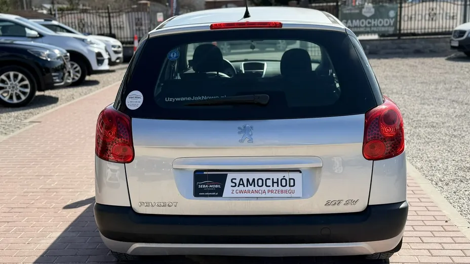 PEUGEOT 207 -