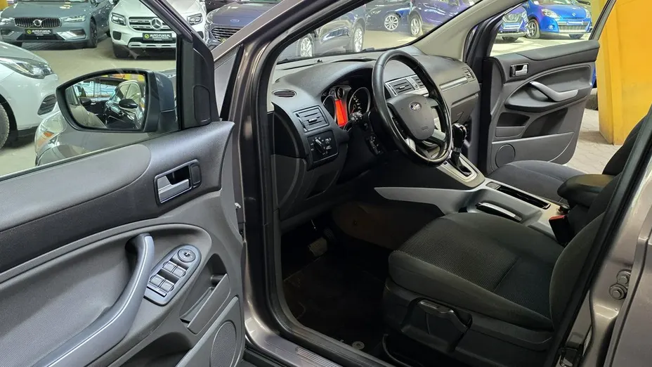 FORD Kuga -