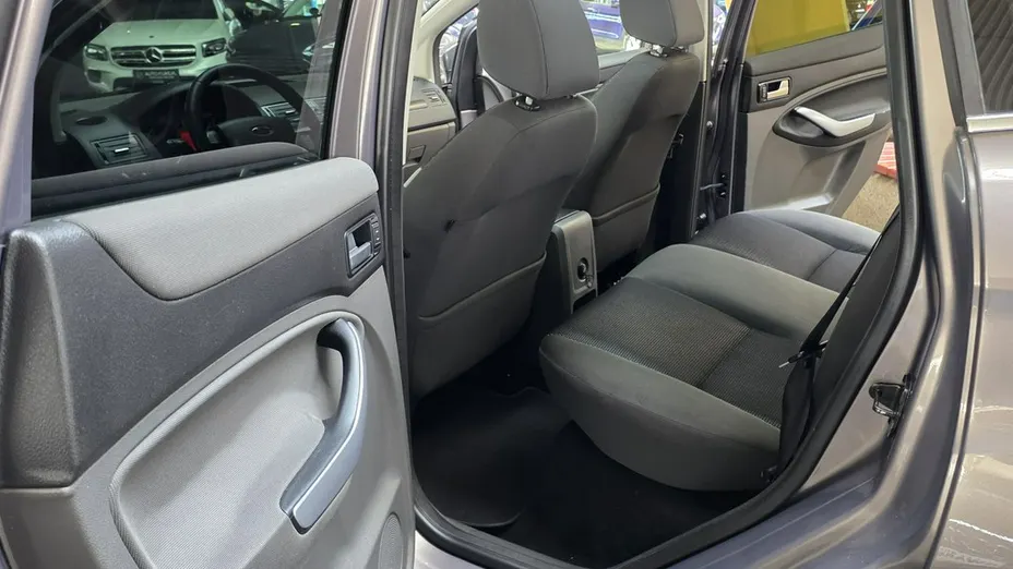 FORD Kuga -
