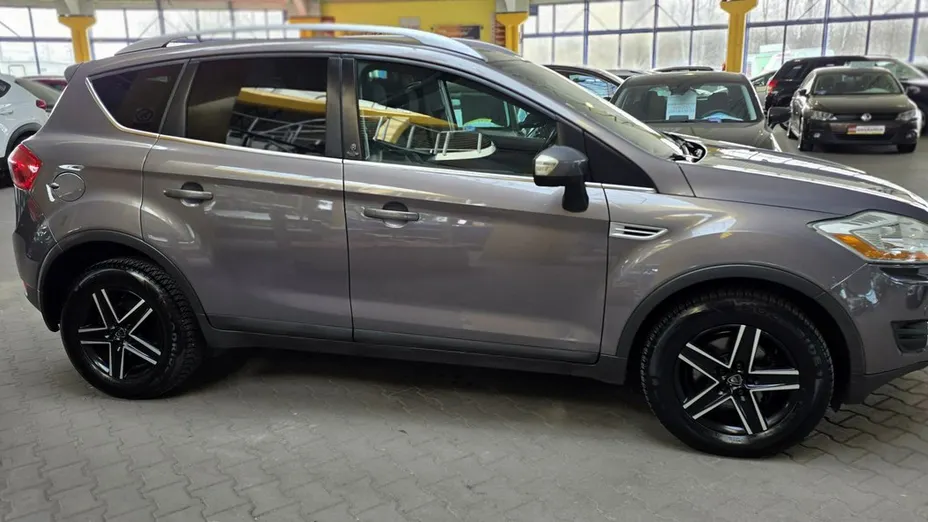 FORD Kuga -