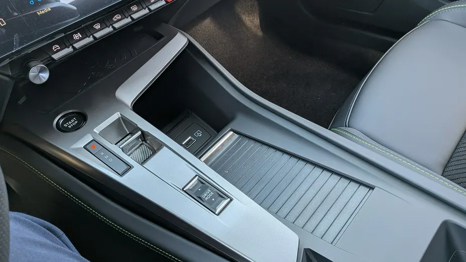 PEUGEOT 308 -