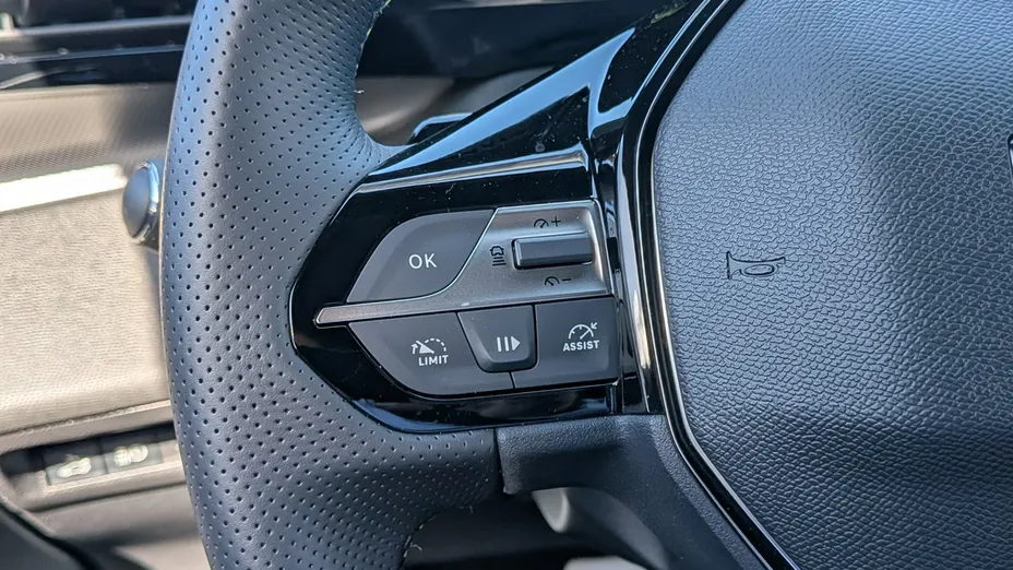 PEUGEOT 308 -