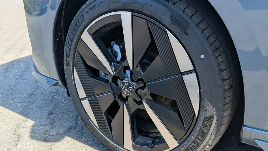 PEUGEOT 308 -