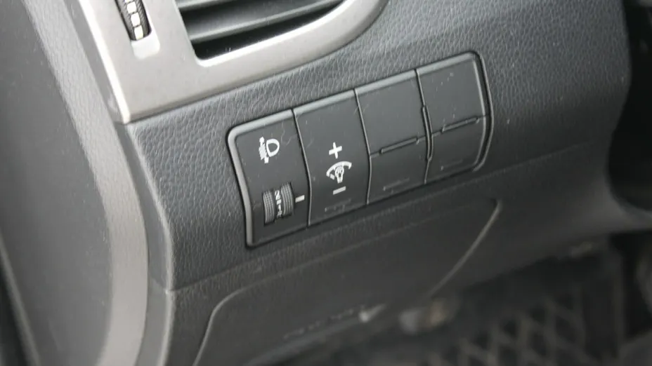 HYUNDAI i30 -
