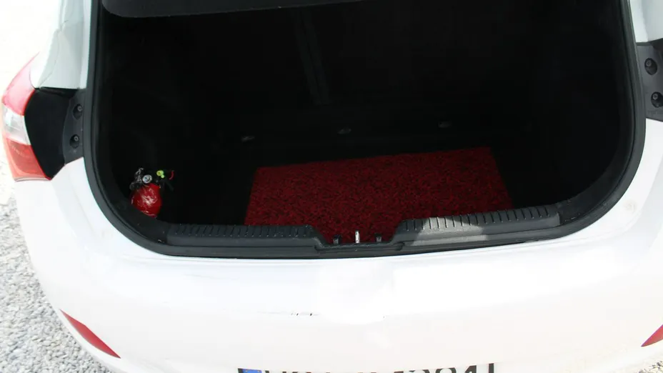 HYUNDAI i30 -