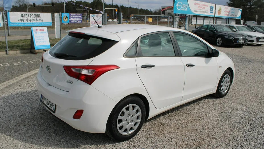HYUNDAI i30 -